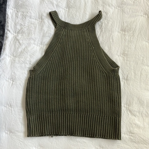 Express Sweater Cropped Top - Picture 3 of 3